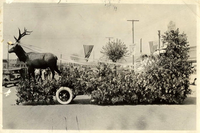 KlamathFallsparadefloat1929.jpg