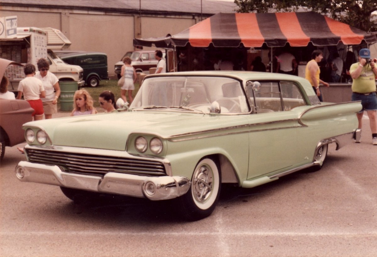 KUSTOM 182.jpg