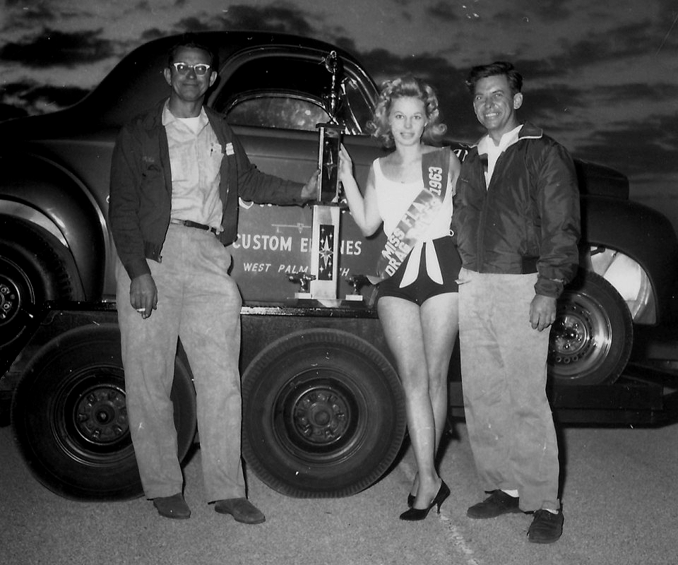 L-R-Ollie-Trophy-Girl-Bob-Dwyer-1963-960x800.png