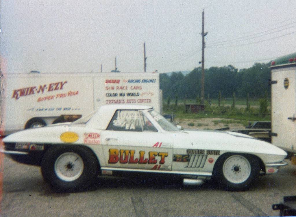 Larry Jewel\'s Bullet Corvette.jpg