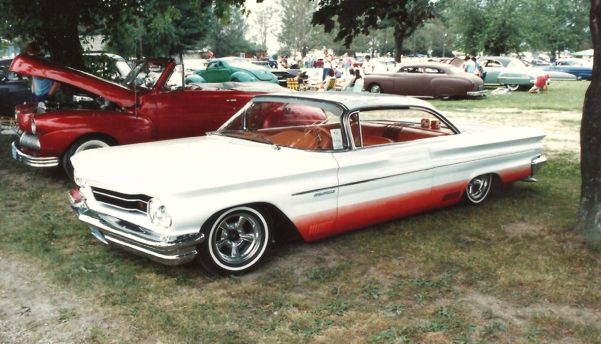 Larry Simonutti 60 Pontiac a COC.jpg