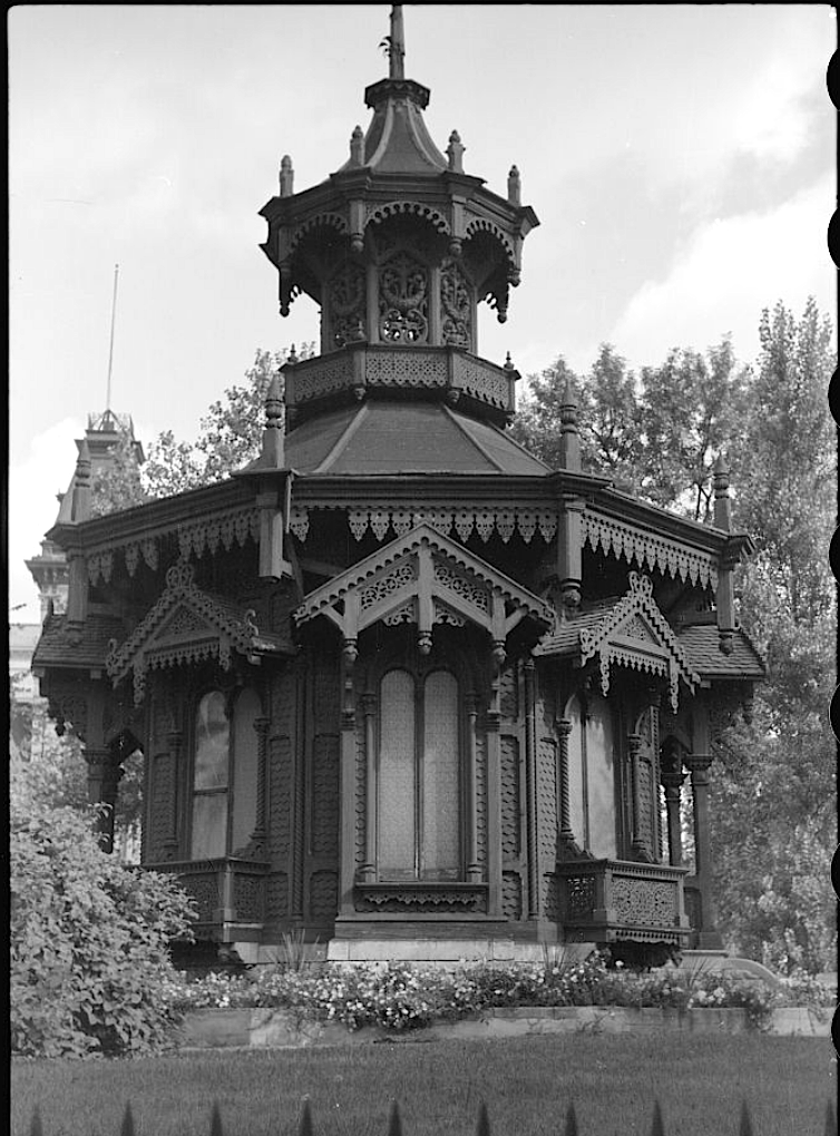 'lawnhouse'MilwaukeeWI39.png