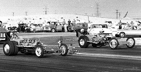 Lefty Mudersbach vs. Don Yates in Dick Goss\'s machine at San Gabriel 1962. Photo by Steve Gibbs.jpg