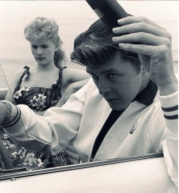 lend me your comb.JPG