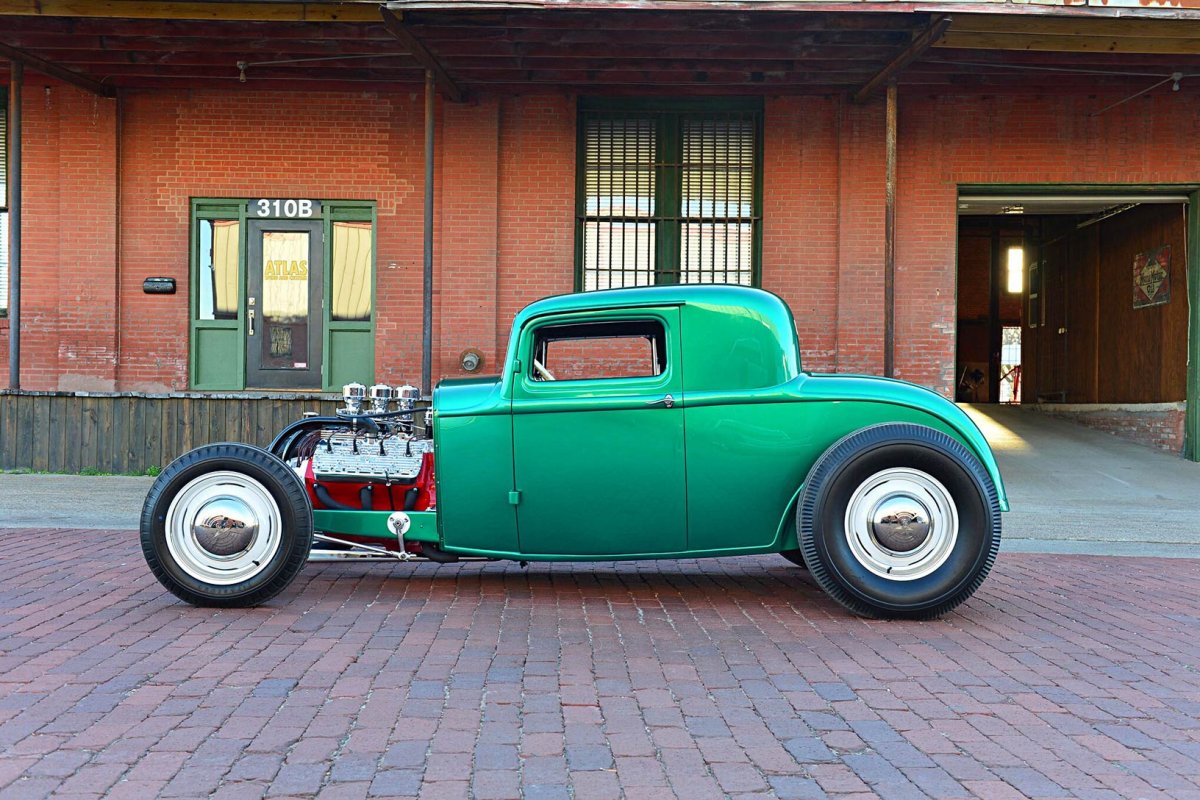 LewThompson32coupe.jpg
