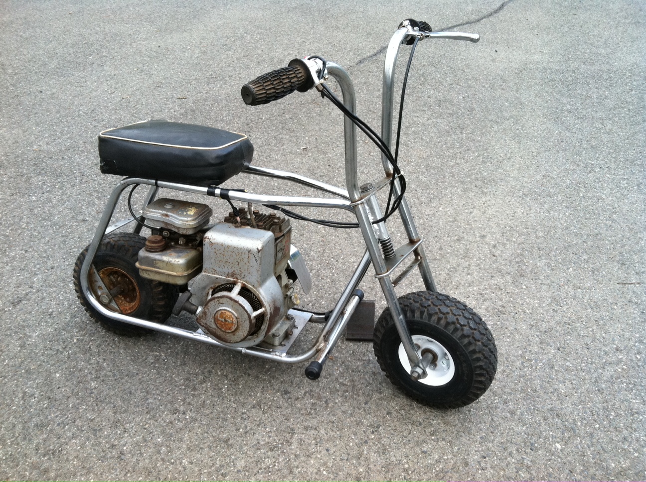 Lil Indian chrome frame 4 10 2012.JPG