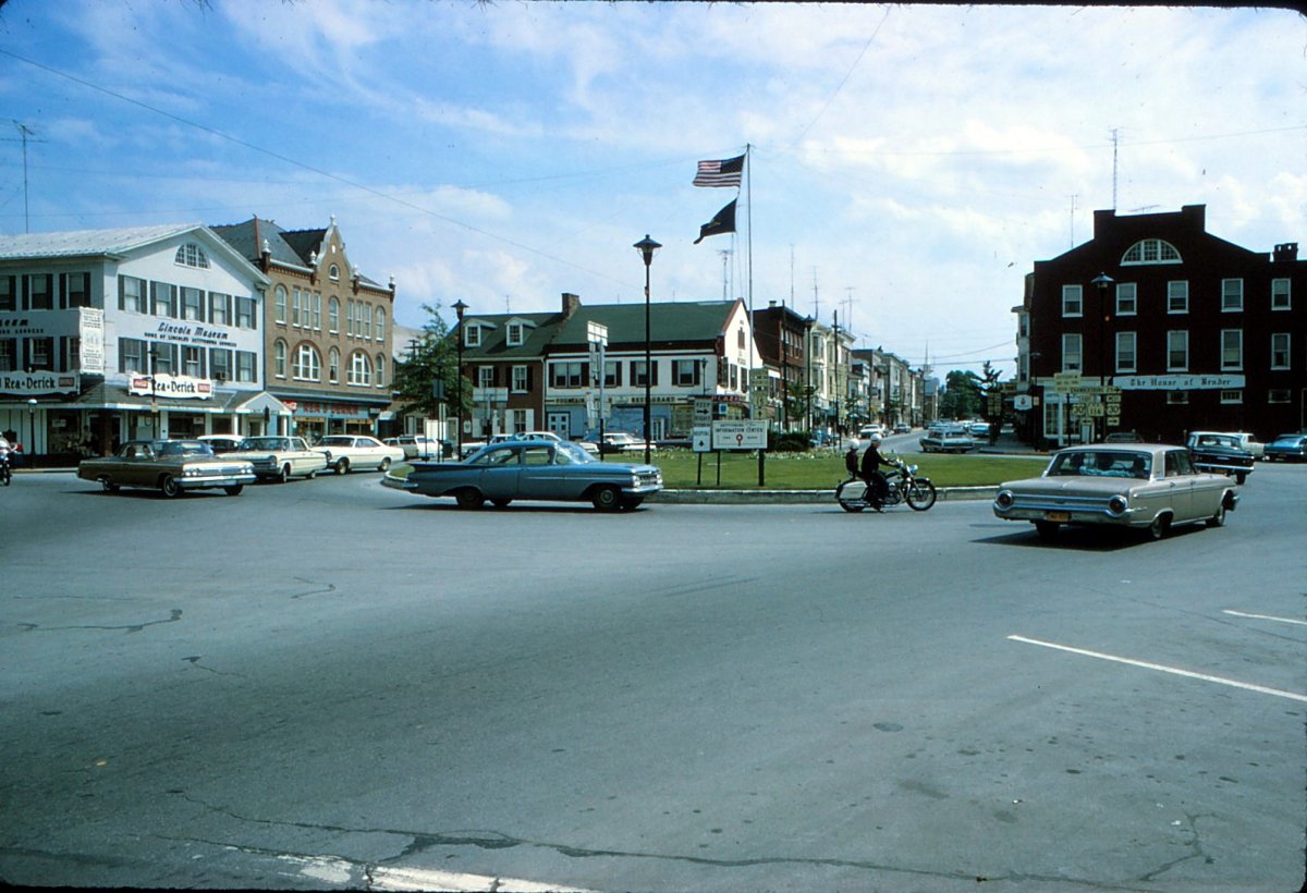 Lincoln Square Gettysberg PA 11.jpg