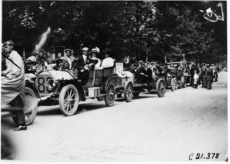 Lorimer and Matson in Chalmers-Detroit cars-start of the 1909 Glidden Tour parade.jpg