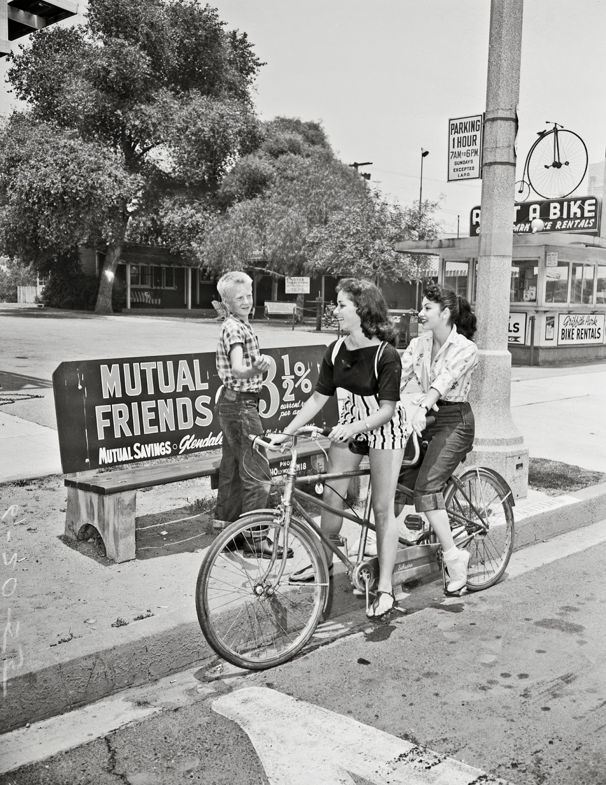 Los Angeles bus strike, 1955.jpg