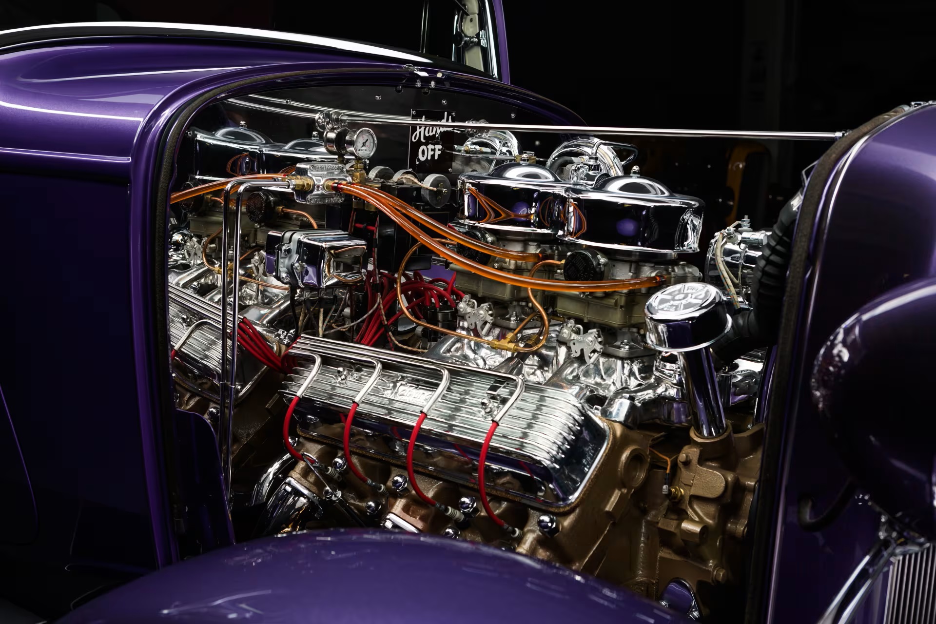 Lot R613 - Engine.jpg