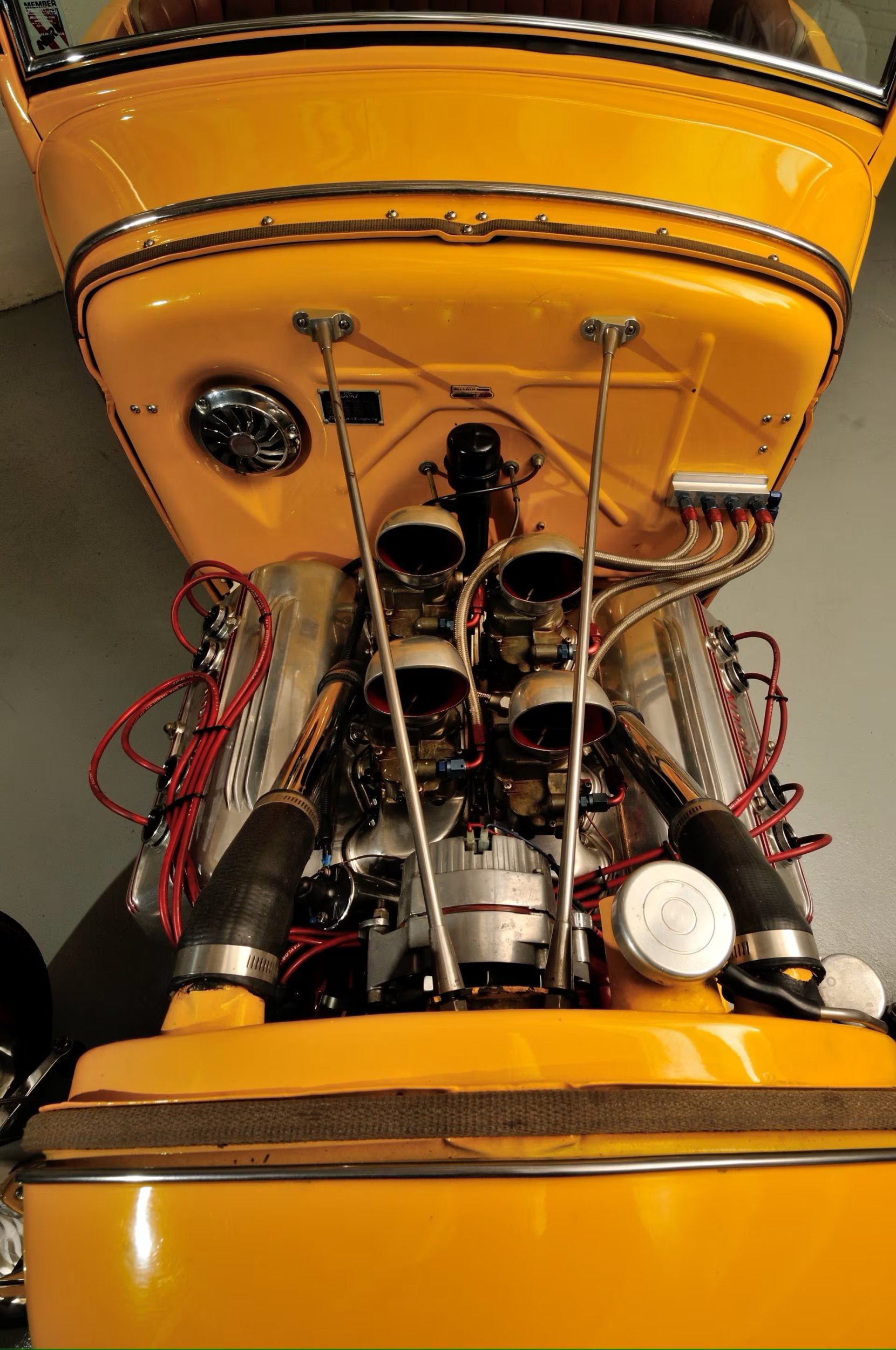 Lot R615 - Engine.jpg