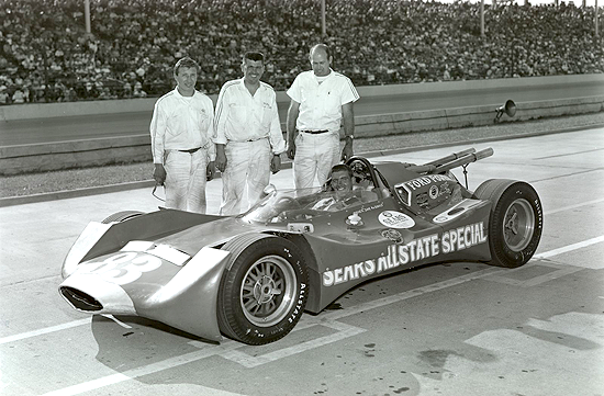 MacDonald and crew at Indianapolis in 1964. P.png