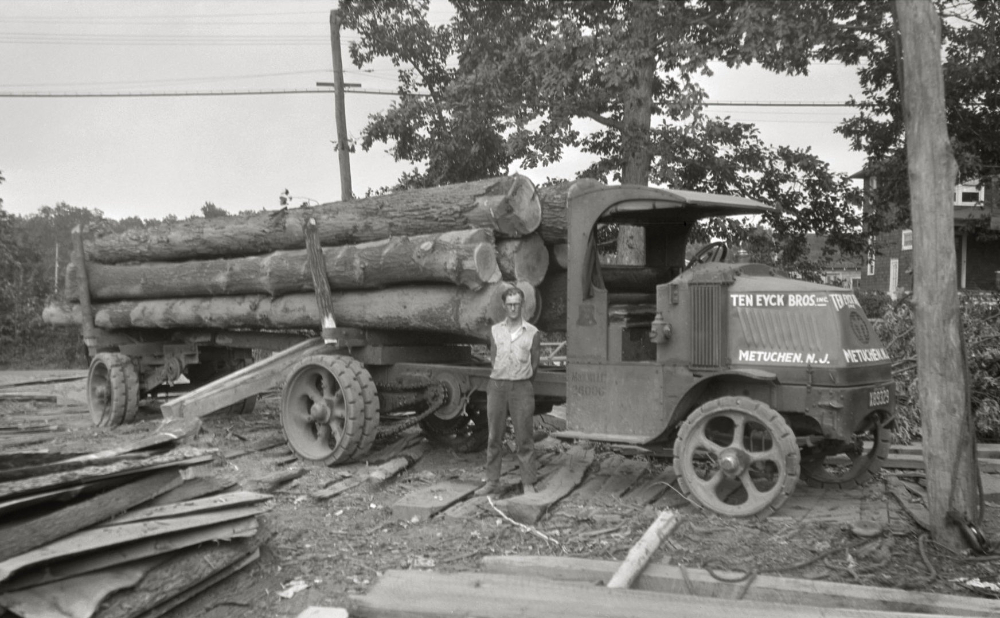 mack-logging-truck-8.jpg