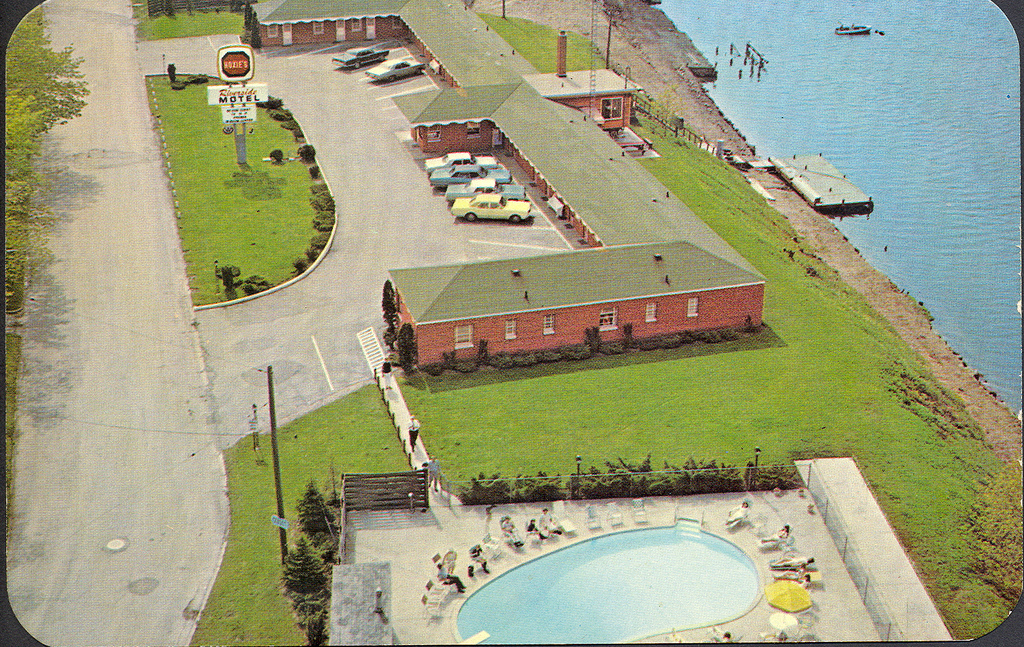 Manistee MI Riverside Motel before the Marina Boat Slips.jpg