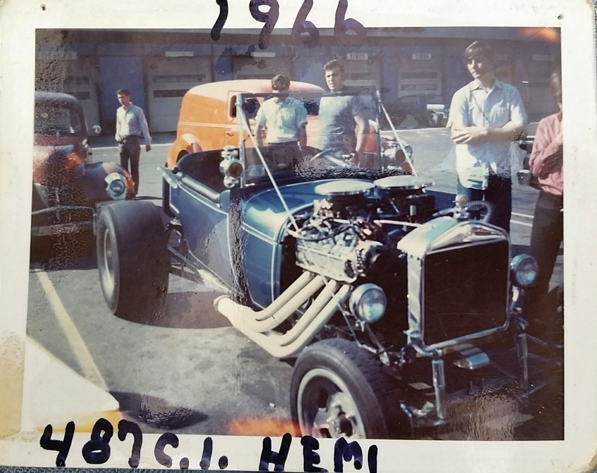 Mark Rogers Hemi powered T 1966.jpg