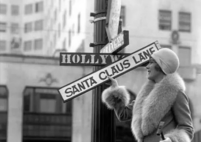 Mary Pickford 1920s Christmas.jpg