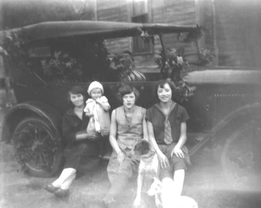 Maw, Mom, Helen and Mary, 1920s auto.jpg