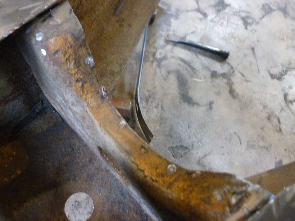May 11 spot welds on rear panel of center section  R.jpg