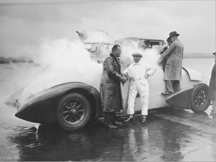men-standing-around-liquid-oxygen-propulsion-car_u-l-pdjqygo1zln.jpg