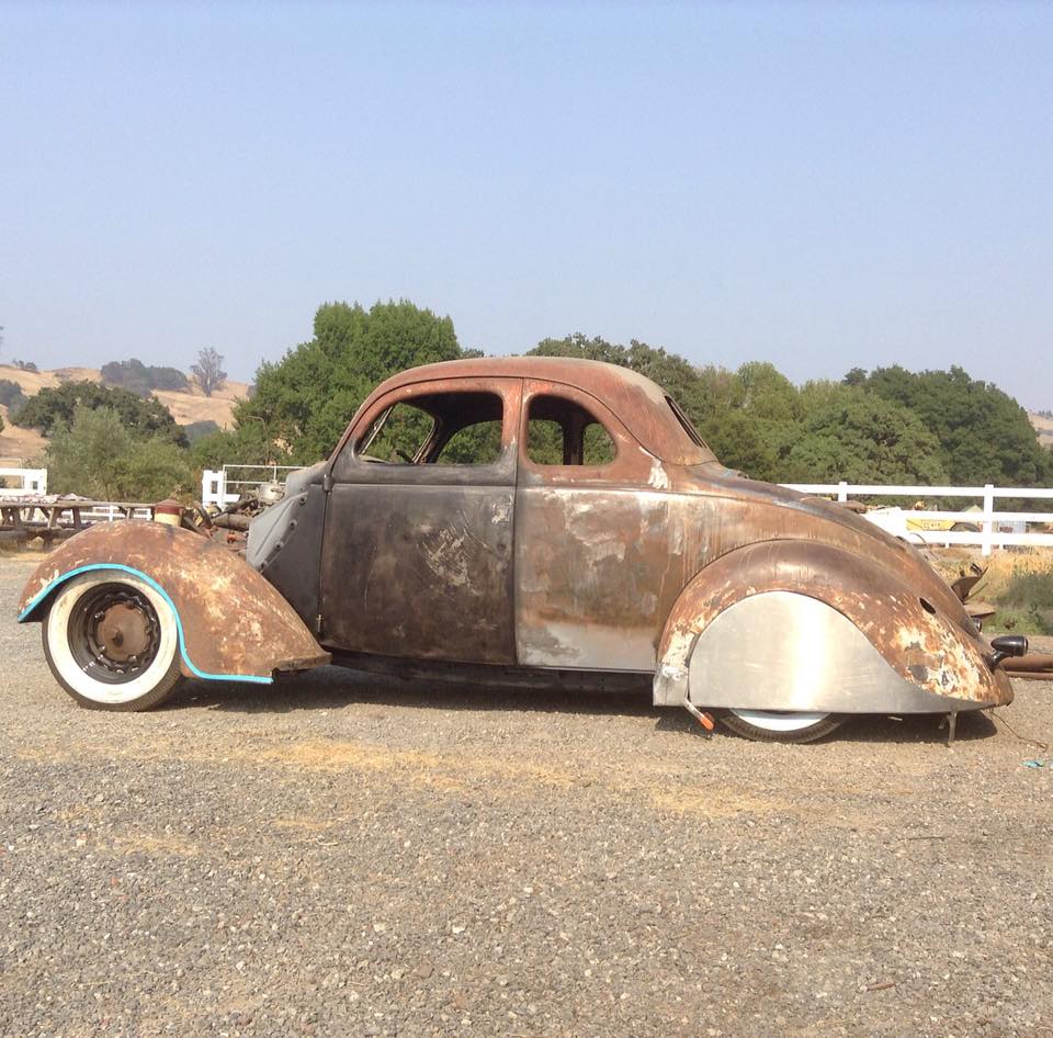 Menges Twins Speed Shop - '37 Ford - Construction (1).jpg