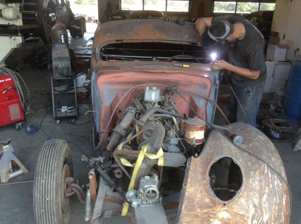 Menges Twins Speed Shop - '37 Ford - Construction (3).jpg