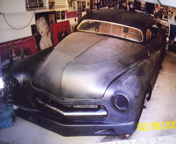MERC Black Primer Pic 6 020805.jpg