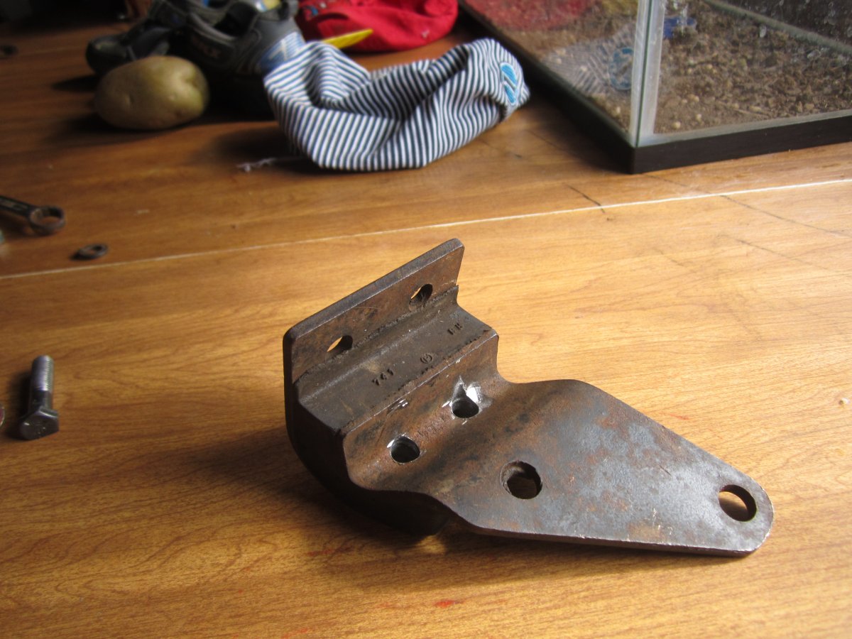 modded tri five rear mount 001.JPG