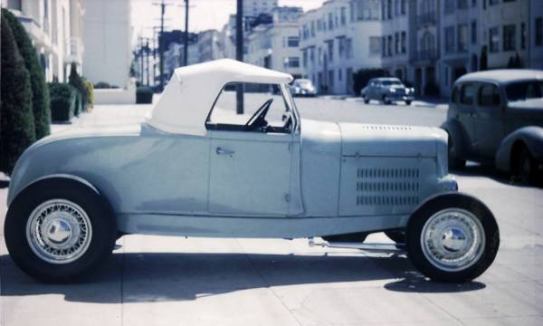 Model-A-roadster-on-Deuce-rails-.jpg