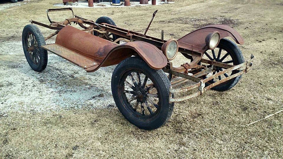 model t chassis.jpg