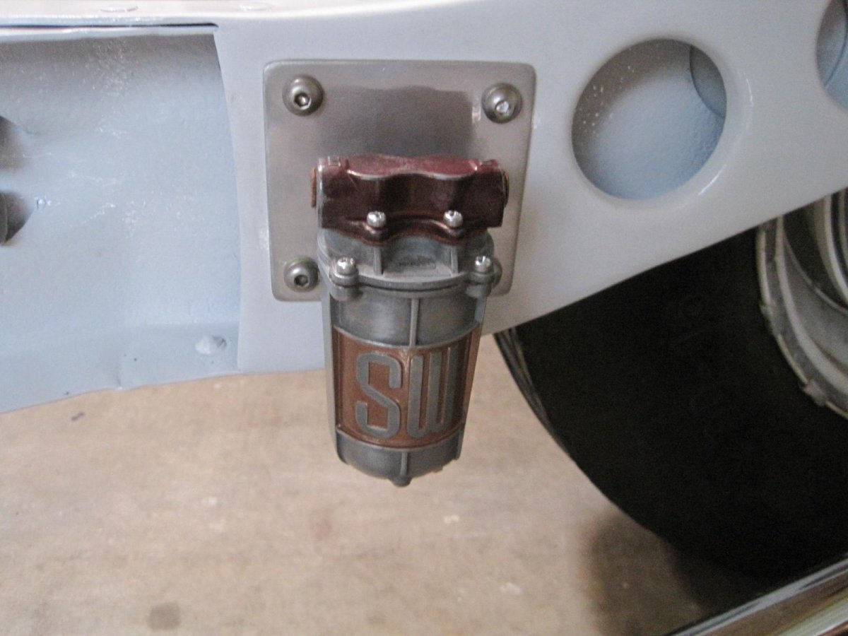 More complete chassis pics 001.JPG