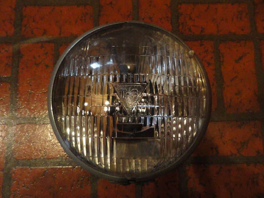 moto lamp 3.jpg