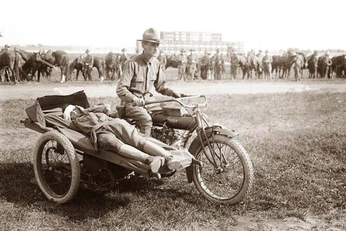 motorcycle-ambulances-in-world-war-i-1.jpg