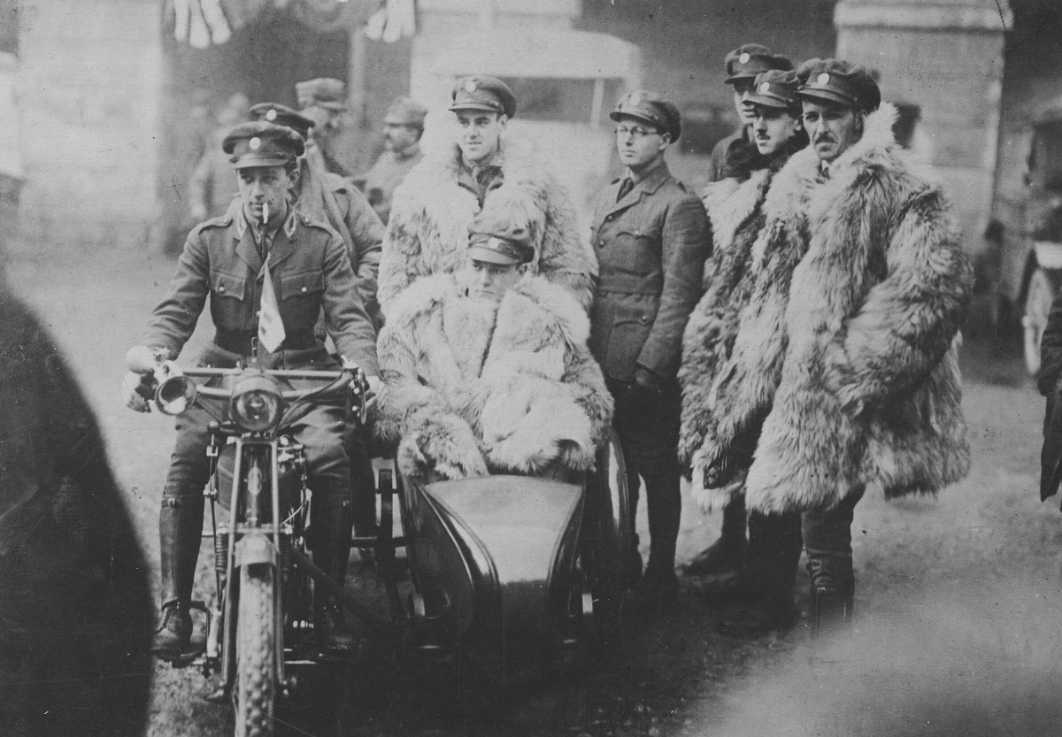 motorcycle-ambulances-in-world-war-i-6.jpg