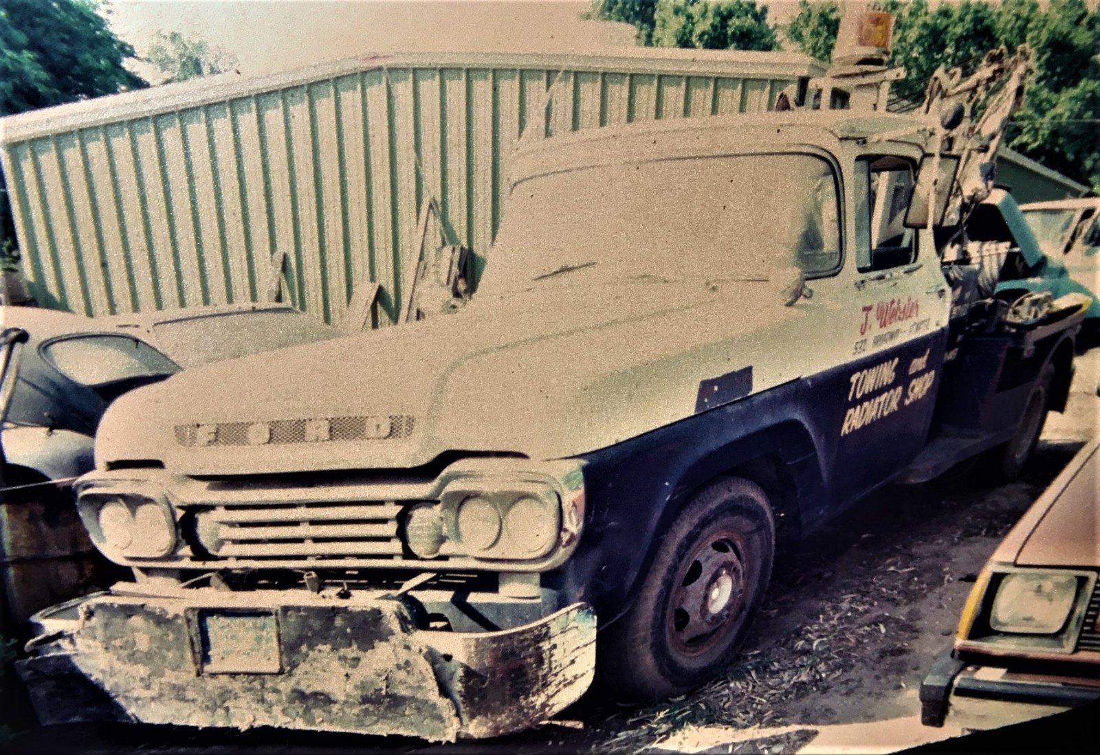 my dads tow truck.JPG