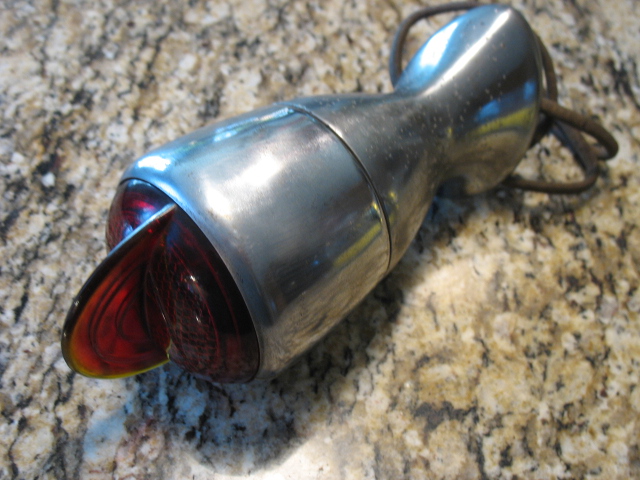 mystery tail light (1).JPG