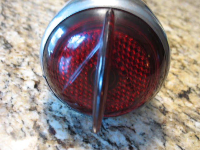 mystery tail light (2).JPG