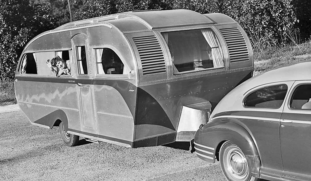 Mystery-Vintage-Traveling-Trailers-1.jpg