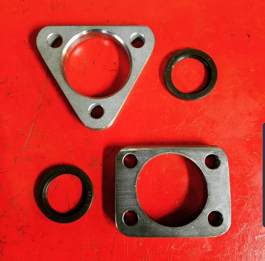 Neal Jennings Steering Box Flanges.jpg