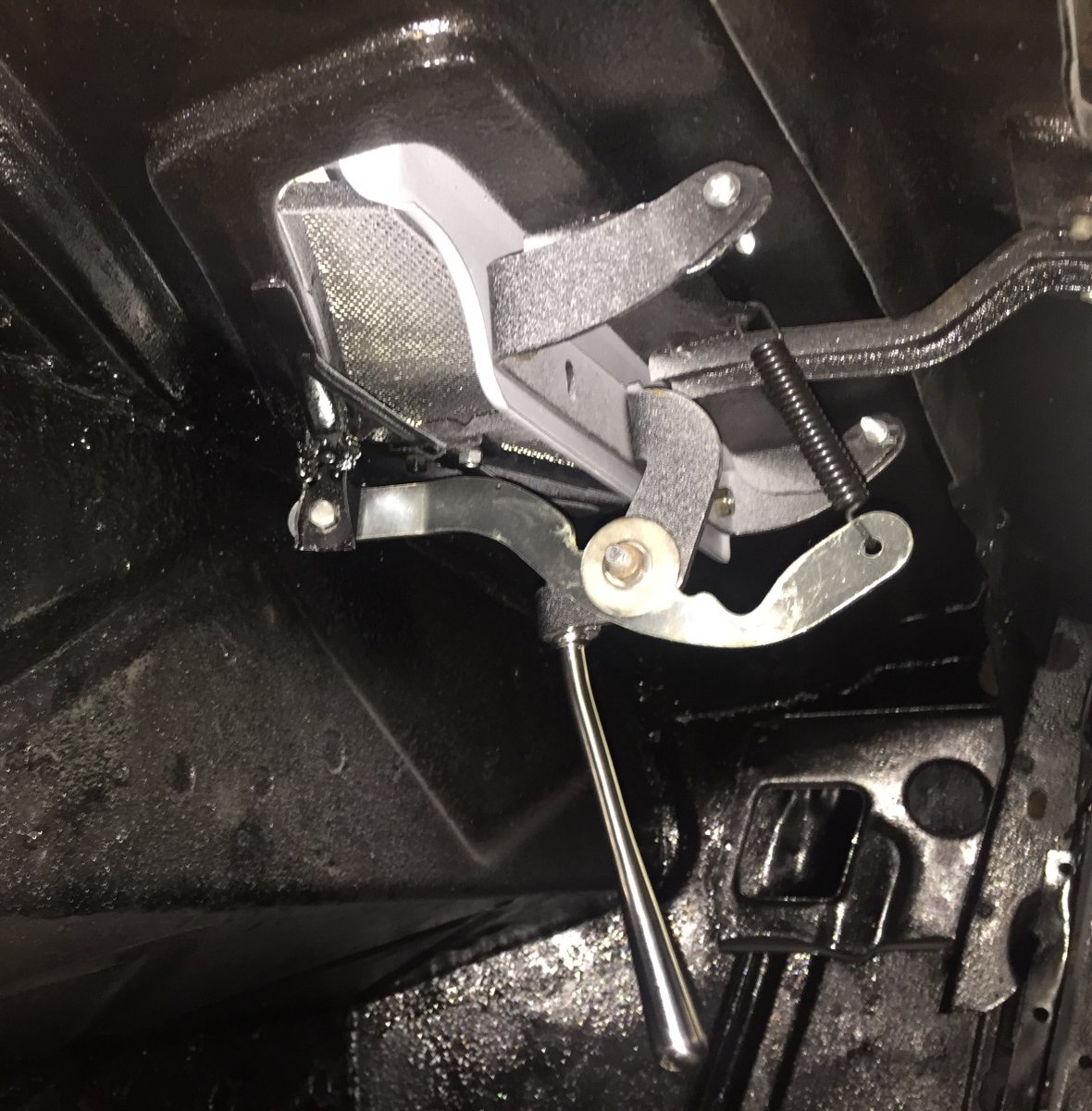 New Cowl Vent Handle.jpg