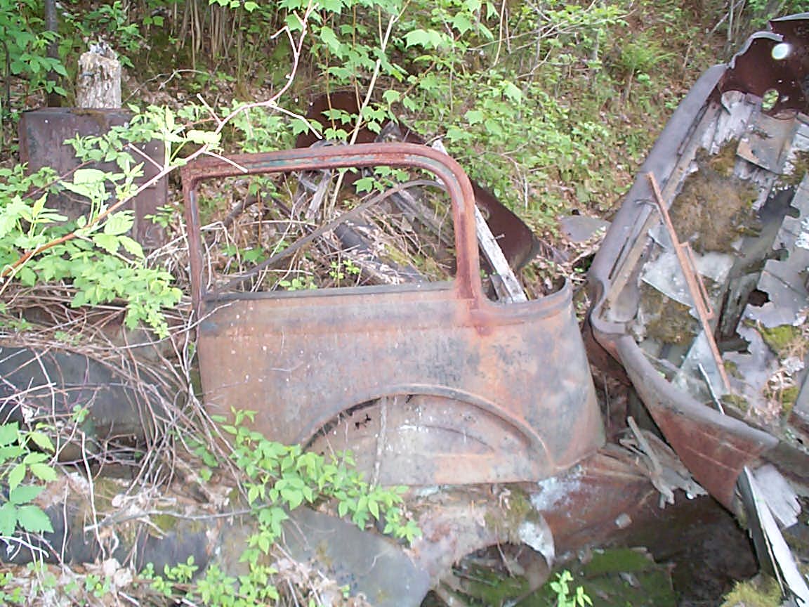 NH Cabriolet under Quarter Panel.jpg