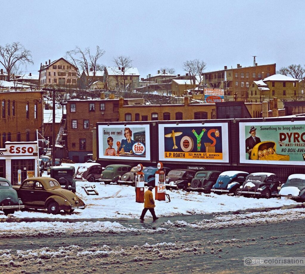 Norwich, Connecticut, November 194.jpg