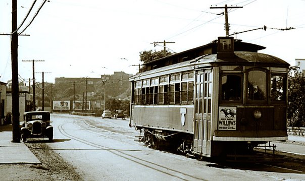 Oak Bay Streetcar 1946.jpg