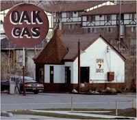 oak gas and sign.jpg