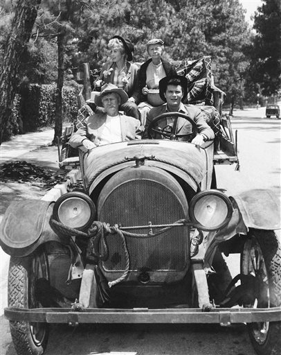 Obit-Donna_Douglas_Patr.jpg