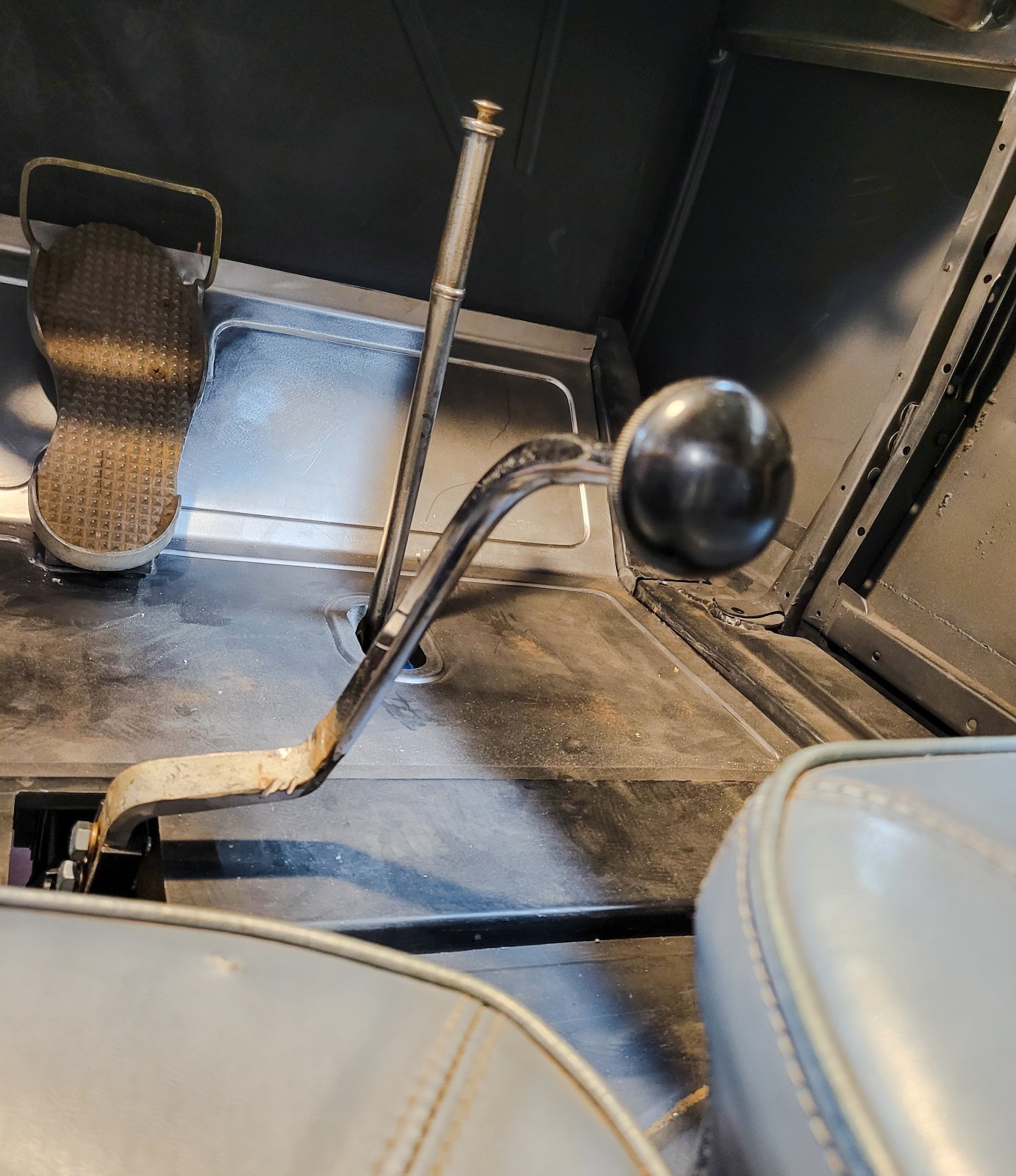 Offset Hurst Shifter Stick Model A with 4 speed 2.jpg