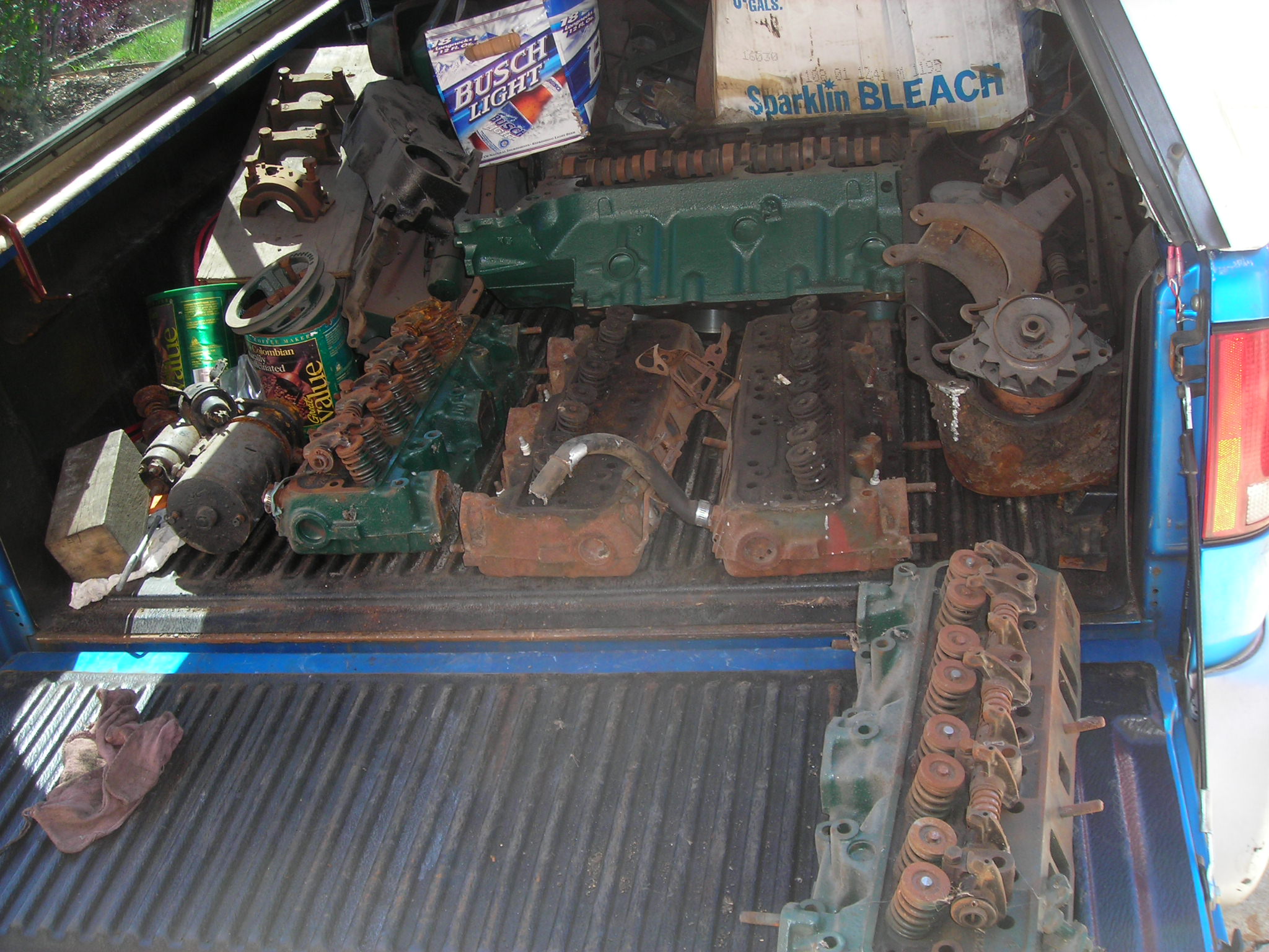 Olds 324 engine 002.JPG