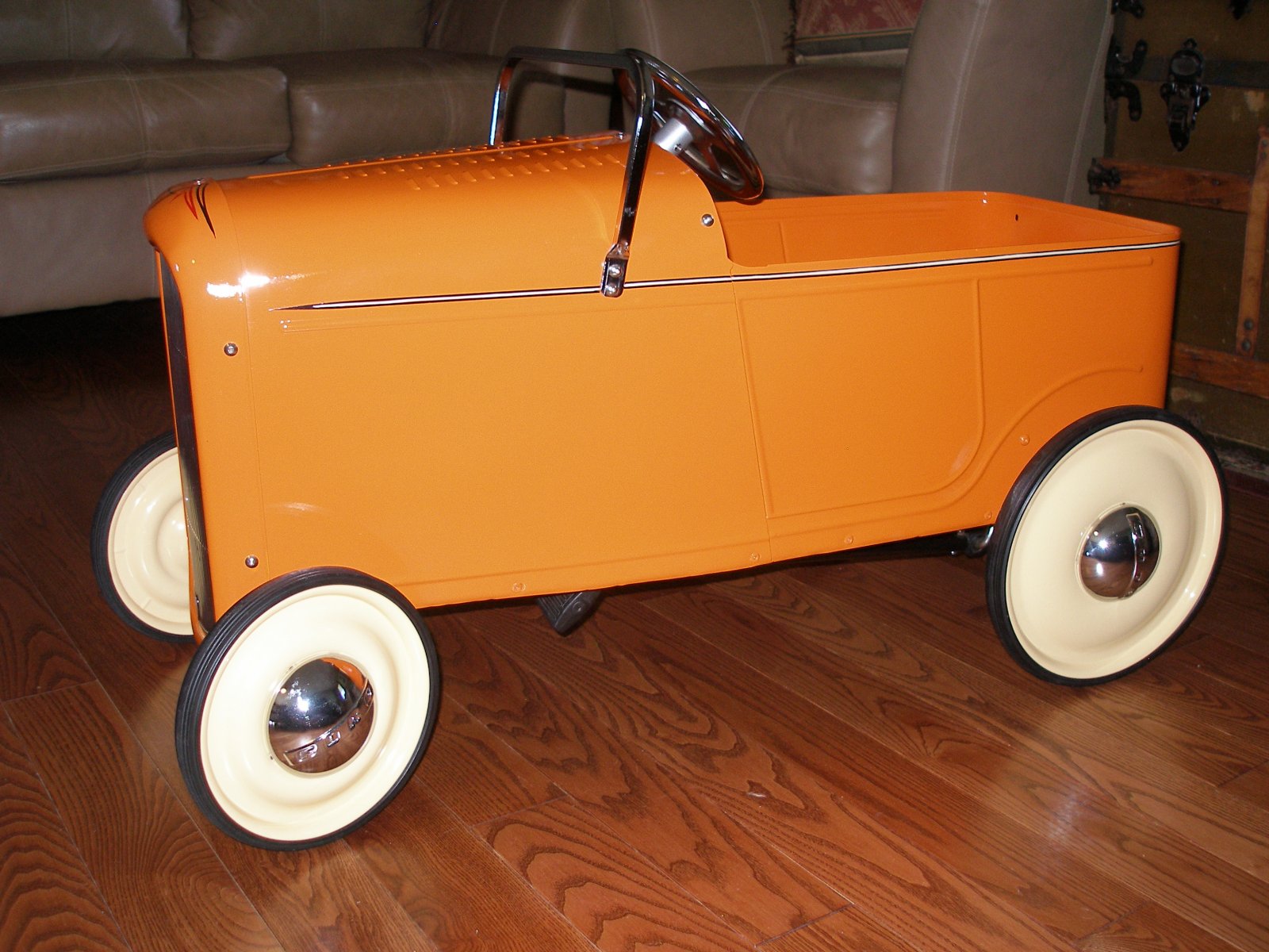 orange pedal car - 2015 034.JPG