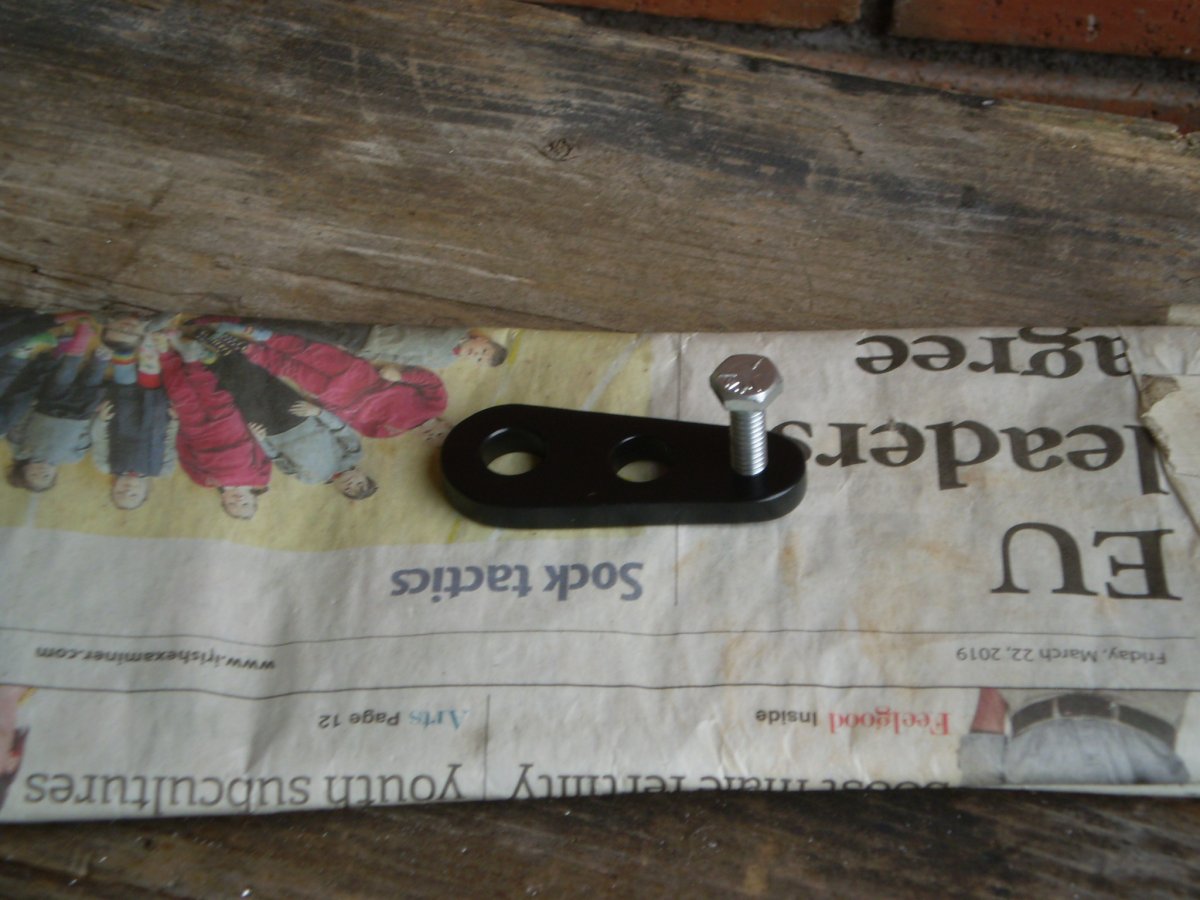 paint on the winder nut 001.JPG