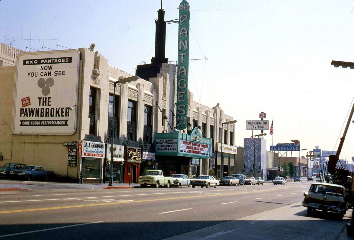 Pantages Theater Hollywood Blvd 1965 Hollywood California.jpg