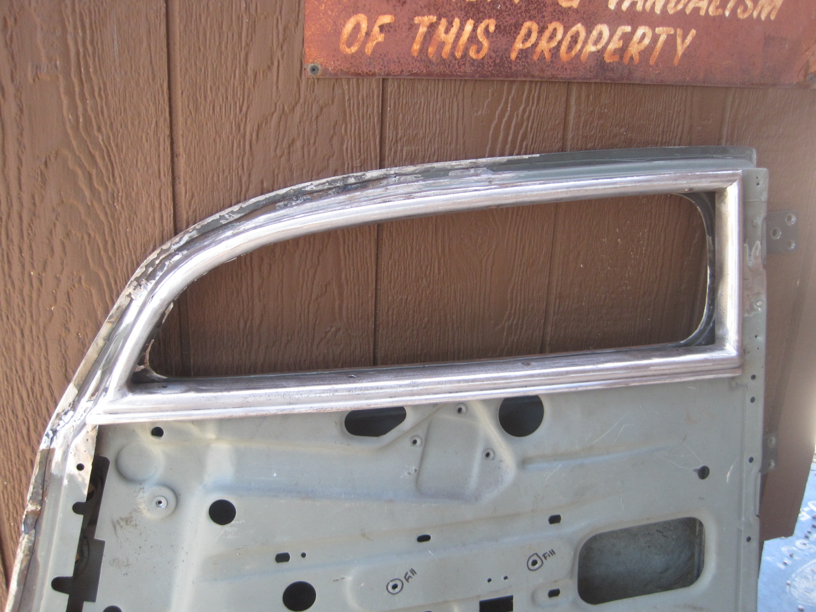 Passenger Door Window Garnish 016.JPG